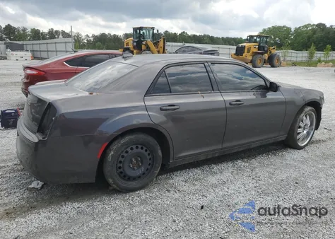 2019 Chrysler 300 Touring z USA, uszkodzony, nr VIN 2C3CCAAGXKH610268